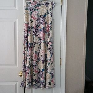 Lularoe  floral maxi  skirt  Sz M NWOT